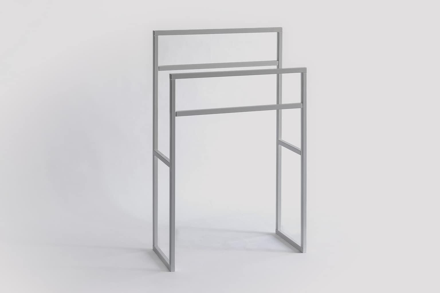 Umeraș modern pentru haine, cadru metalic, finisaj gri, stil minimalist