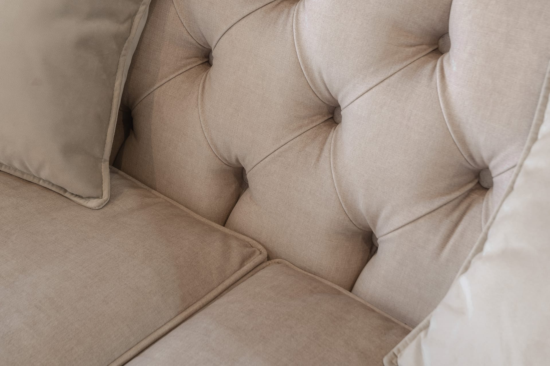 Canapeaua Chester - imagine 5