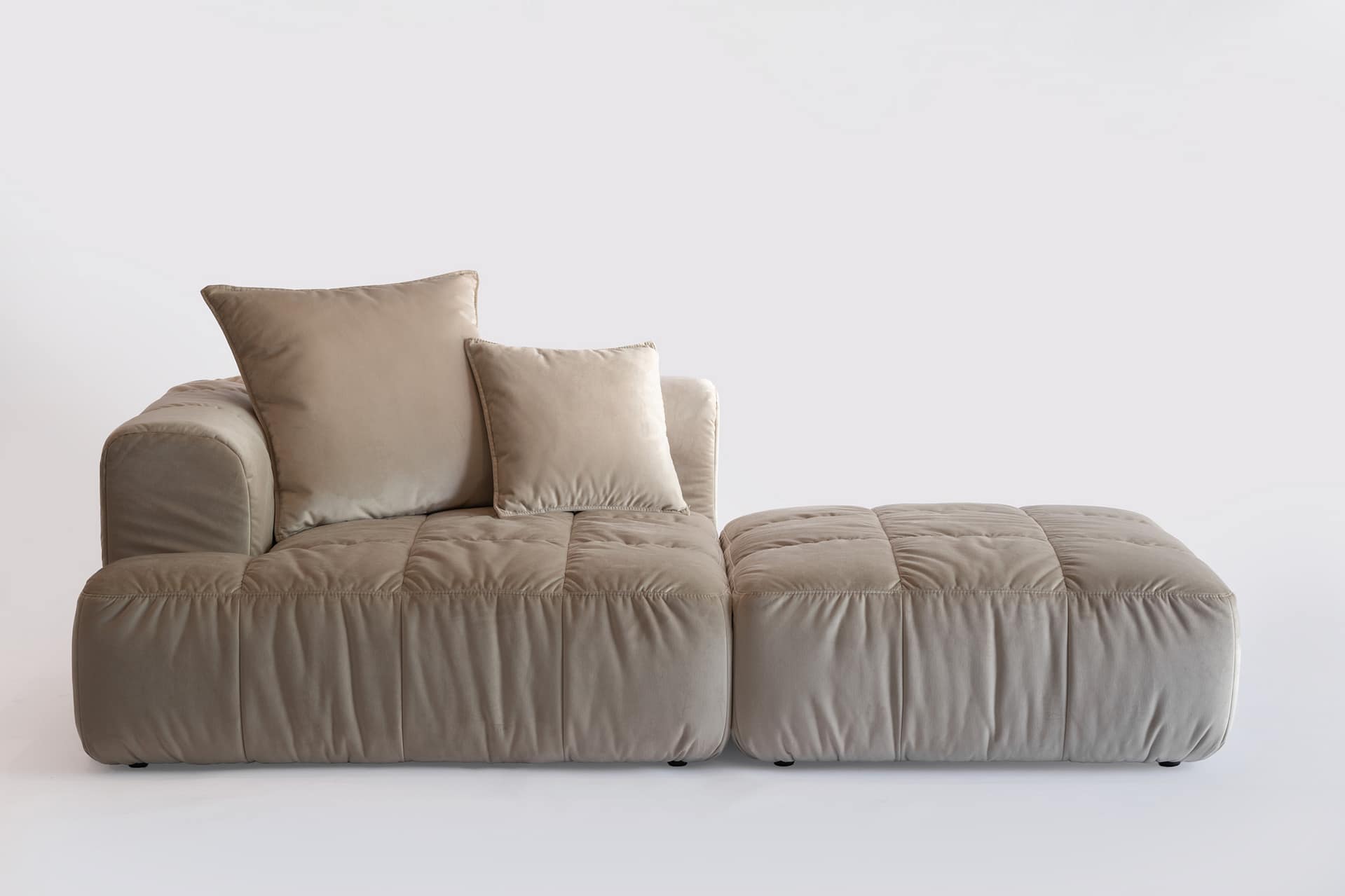 Canapea Club 3 cu puf în stofă bej